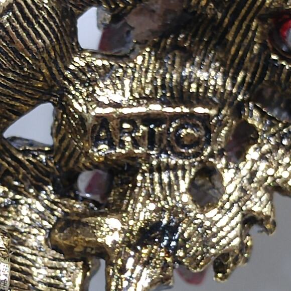 Vintage Wreath Brooch, Snow Enamel, Rhinestones, 1950s Signed ART - Picture 9 of 10